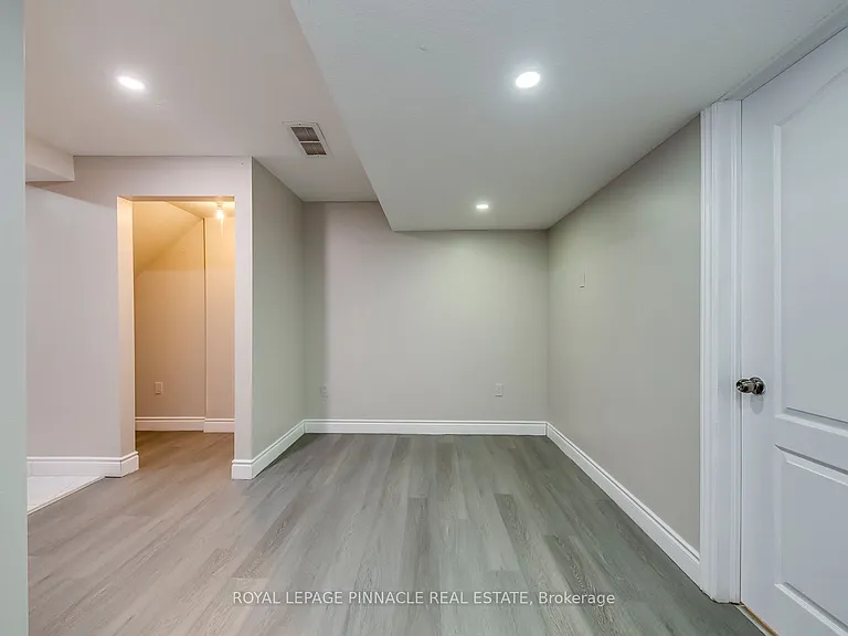 11 Frankfurt St #LOWER — Photo 10