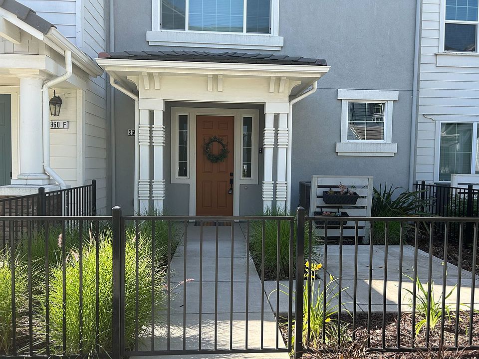 1st image of 360 Pear Tree Ter Unit E
