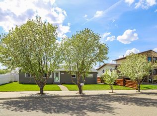 2409 7th Ave E, Williston, ND 58801