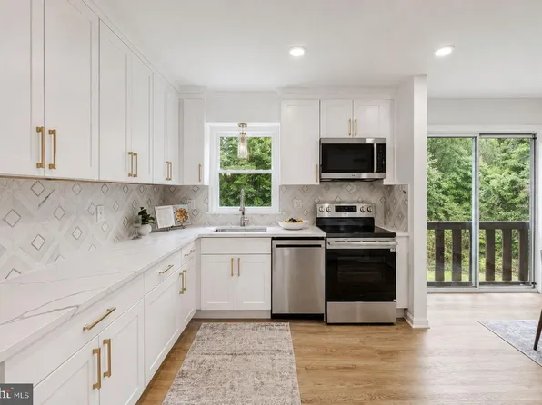 2406 Timbercrest Dr, District Heights, MD 20747