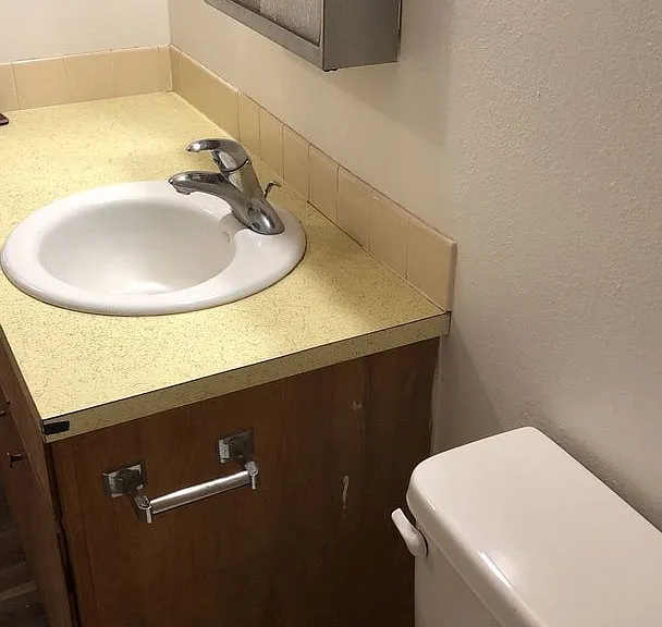 435 NE Kamiaken St — Photo 16