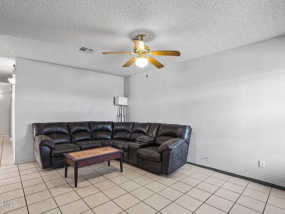 3rd image of 11793 Charter Park Ave