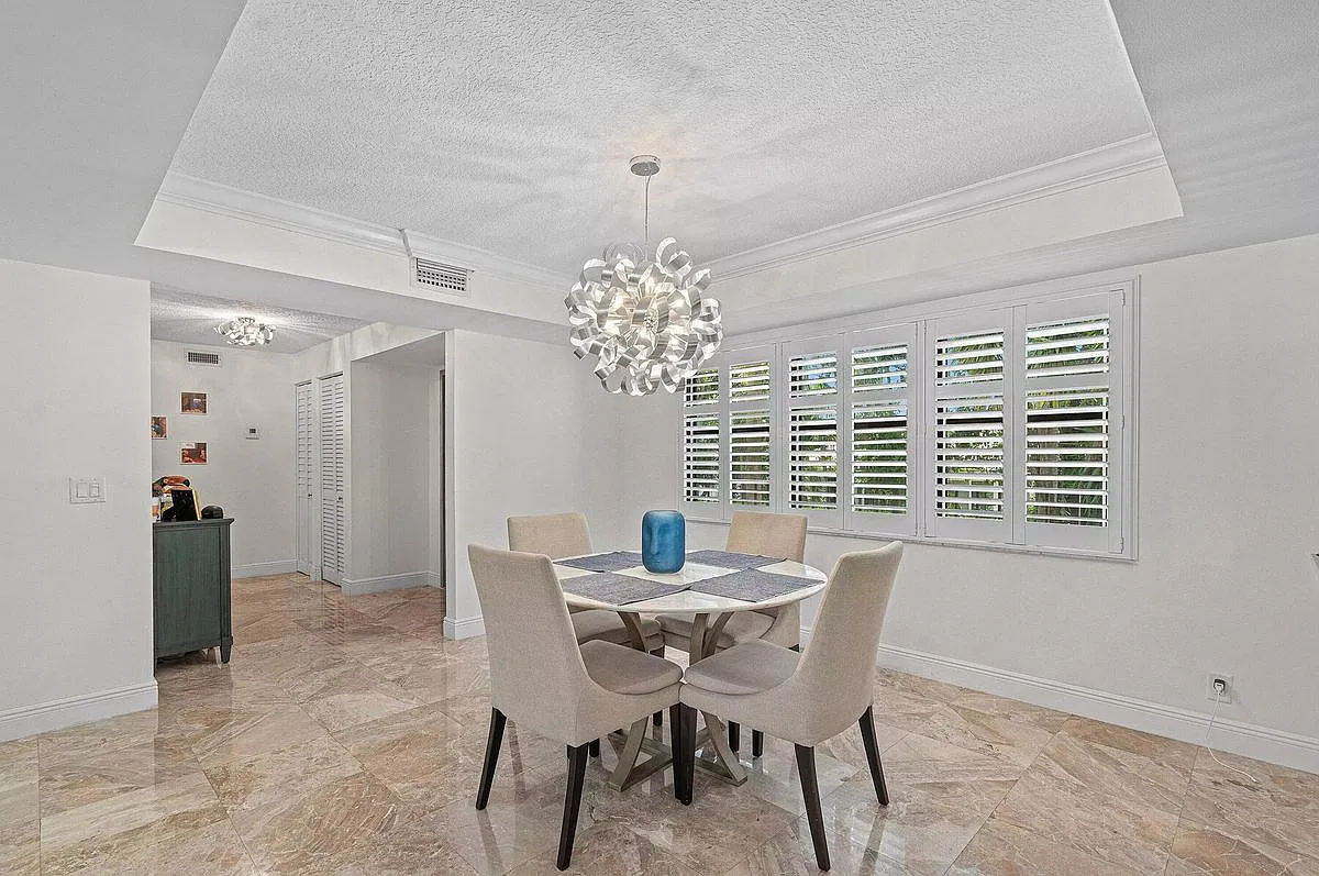 3 bed, 3.0 bath, 1679 sqft, $4,500 — Photo 2