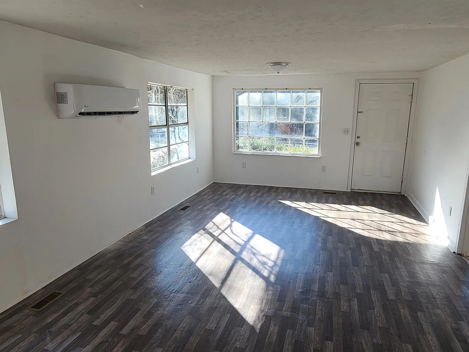 2 bed, 768 sqft, $1,250 — Photo 3