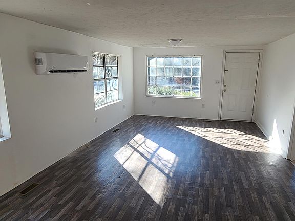 3rd image of 1558 Lucas Bay Rd