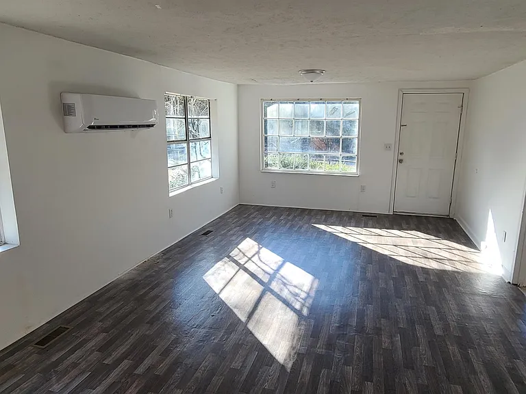 1558 Lucas Bay Rd — Photo 3