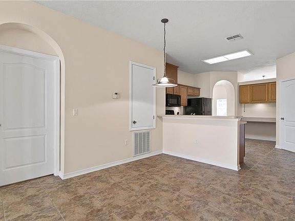 5th image of 13073 Social Ln