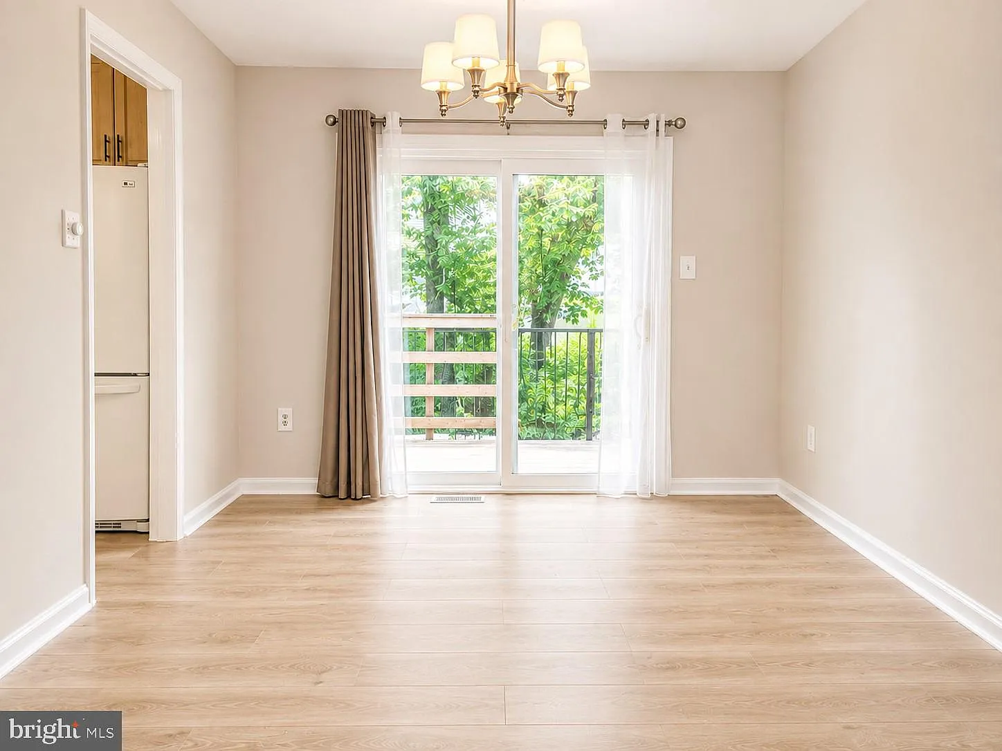 4 bed, 1400 sqft, $4,200 — Photo 4