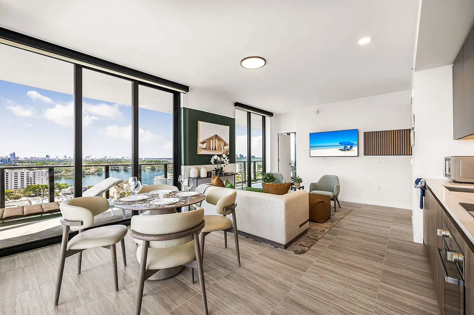 2 bed, 2.0 bath, 1517 sqft, $7,066 — Photo 2