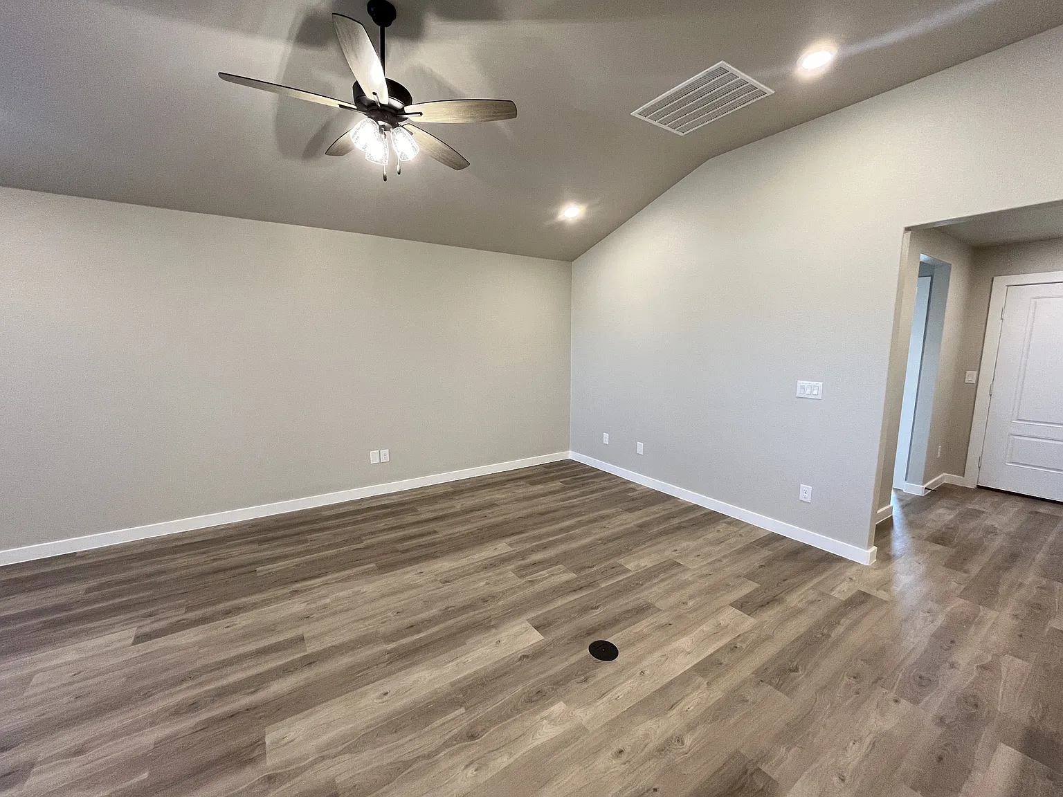 1301 Ross Avenue - 1 — Photo 4