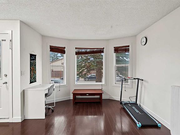 4th image of 61 N Falmere Way NE