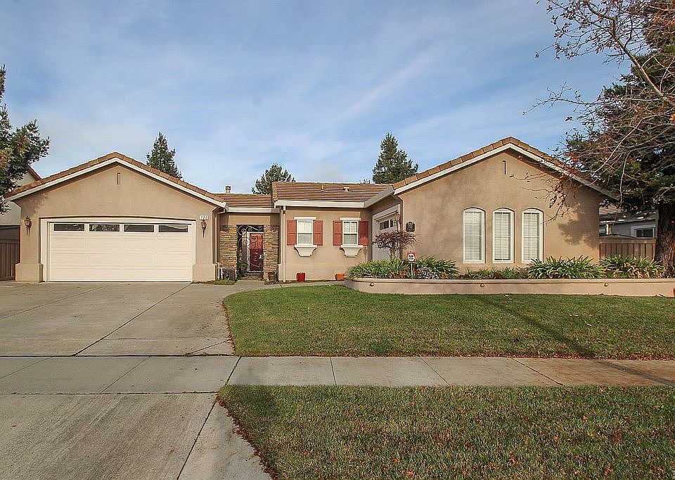 1st image of 772 Antiquity Dr