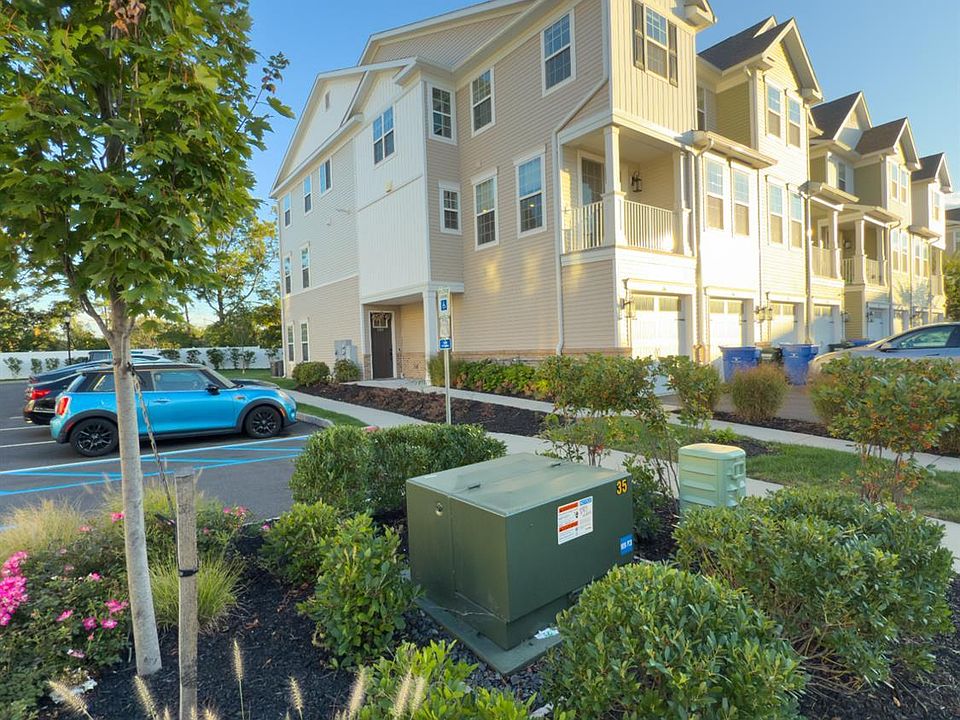 1st image of 246 Park Ln