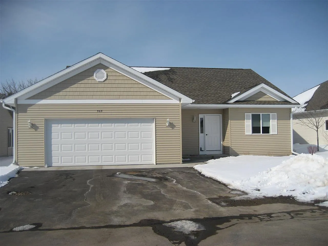 503 Willow Bnd photo 1