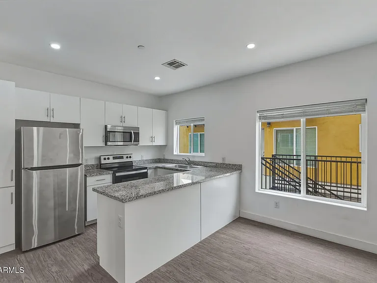 622 N 9th Ave #301 — Photo 10