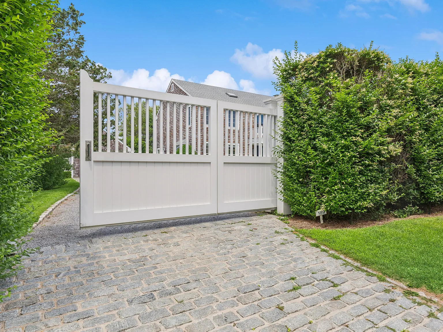 Newly Renovated in Southampton Village — Photo 4