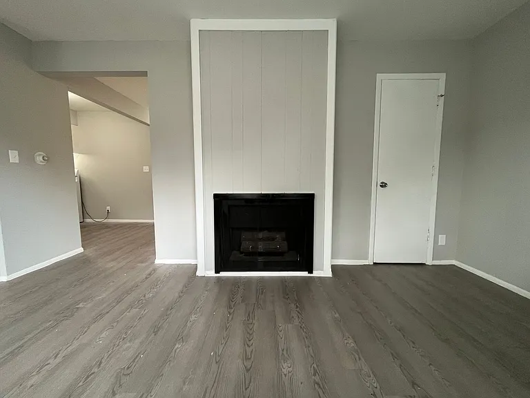 401-433 Donald Dr — Photo 14