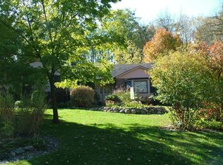 6000 Queen Oaks Dr, Chelsea, MI
