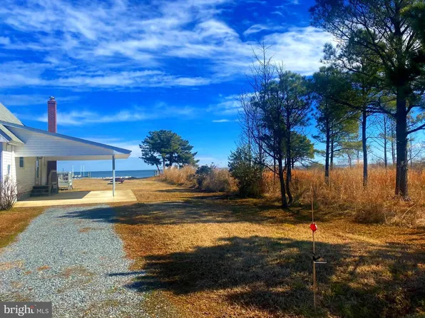 50427 Beach Dr, Scotland, MD 20687