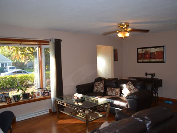 5th image of 3842 Woodlawn Ave