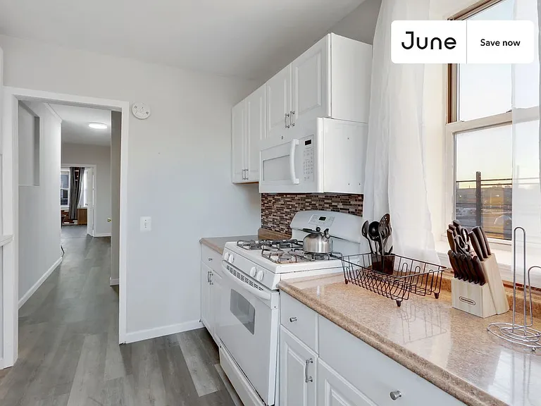 13 Charlotte St — Photo 2