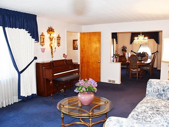 5th image of 614 Delmar Pl