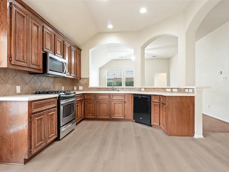 2822 Lakecrest Forest Dr — Photo 6