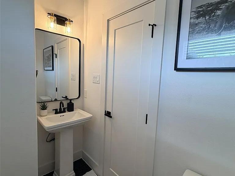 2706 Cochran St — Photo 11