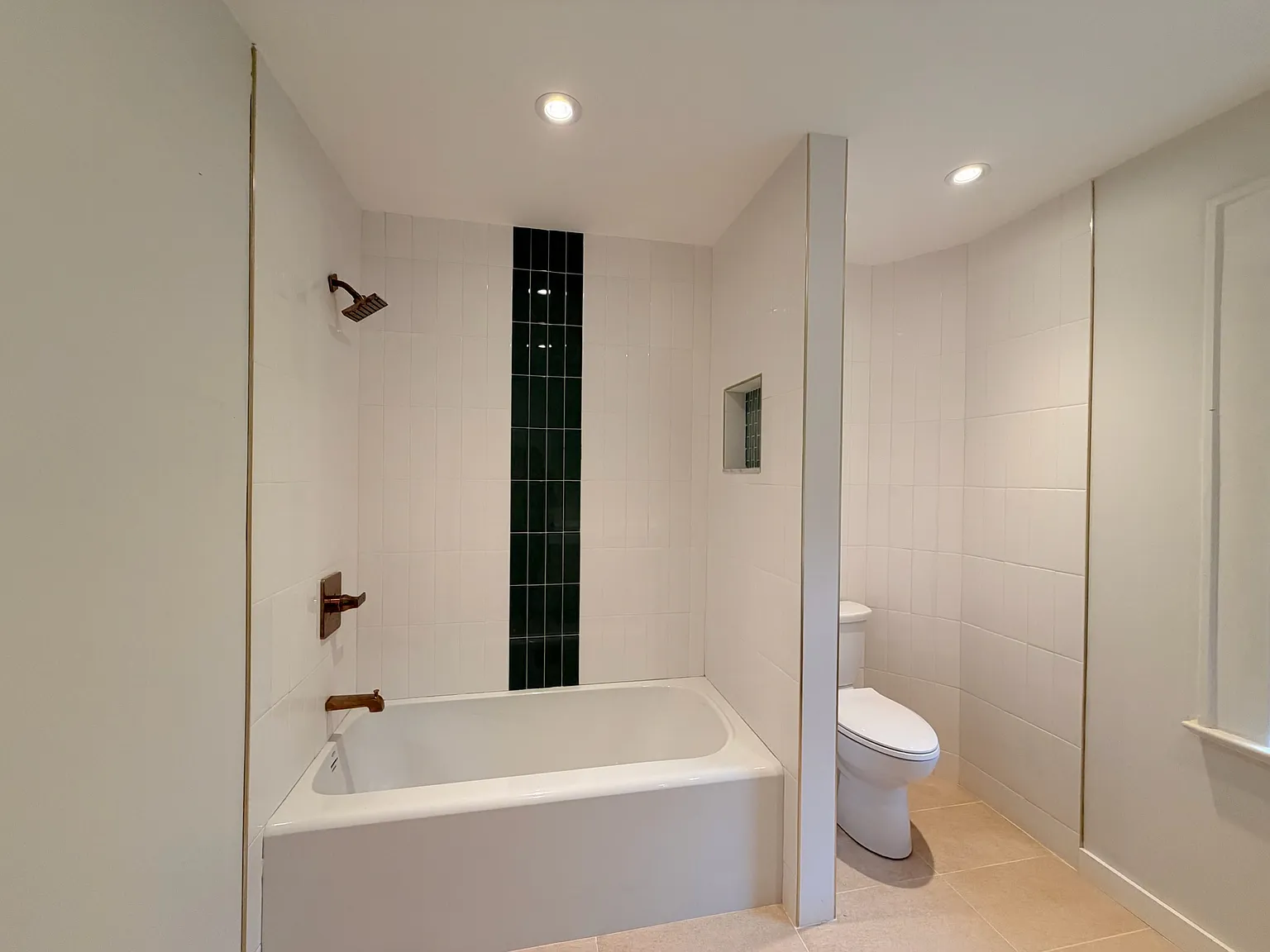 Clairmont Ter, Orange — Photo 3