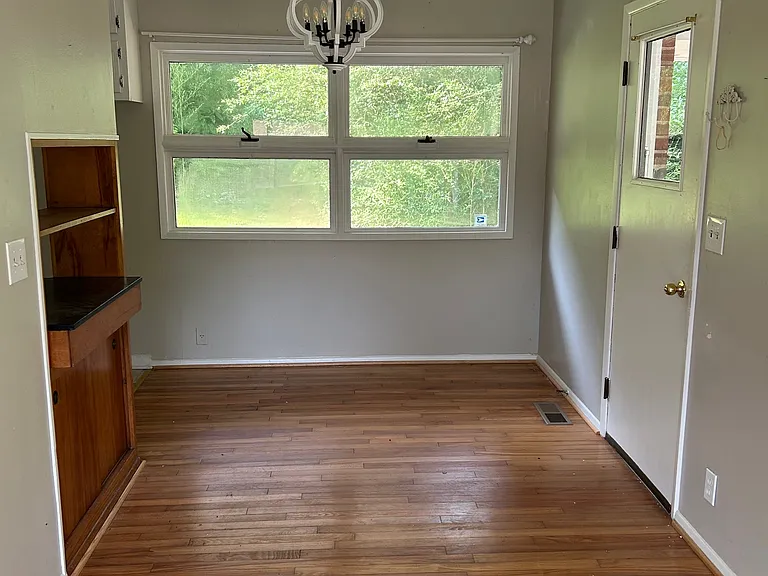 377 Pinehurst Dr — Photo 6
