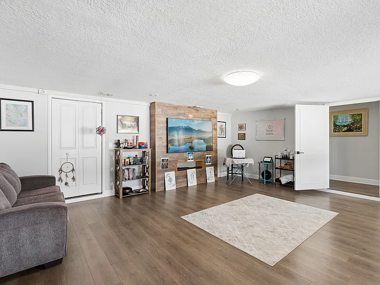 273 Avalon Rd — Photo 13