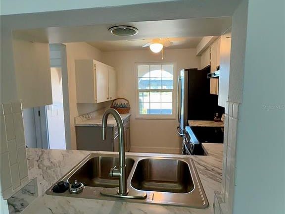 3rd image of 4124 Hampton Dr