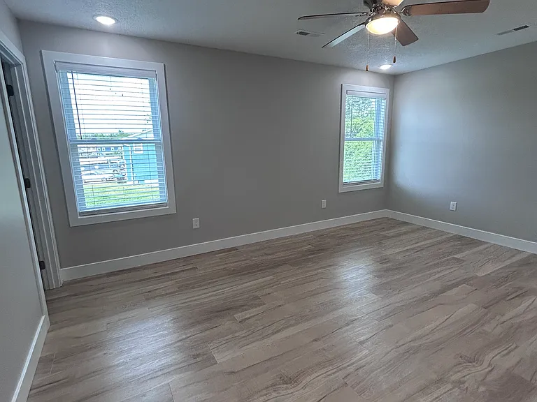 806 SE Hackberry Dr — Photo 14