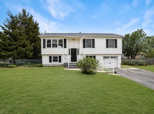 821 Holiday Ct, Toms River, NJ 08753