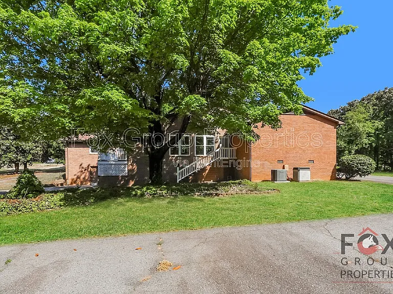 2049 Charlotte Hwy — Photo 23