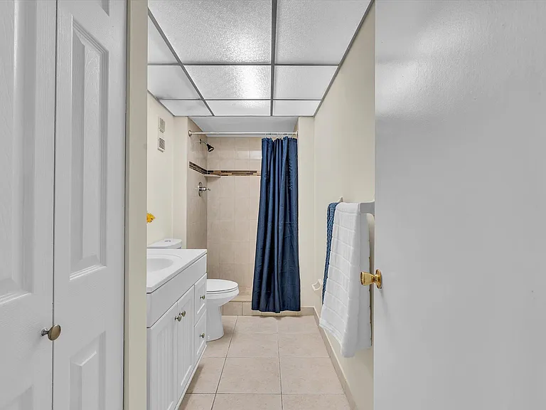 470 NW 20th St — Photo 18