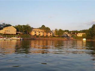 14041 Queens Harbor Rd, Charlotte, NC 28278