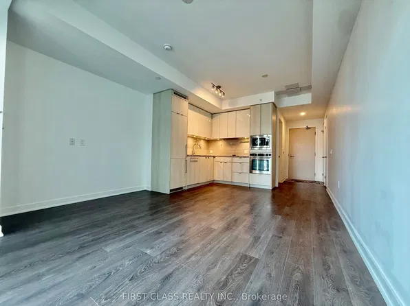 115 Blue Jays Way, Toronto, ON