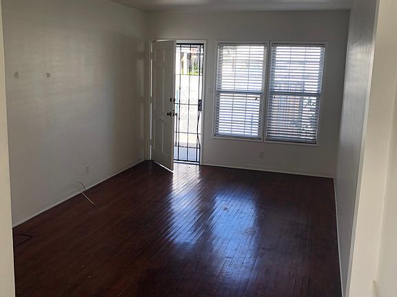 2nd image of 2584 N Buena Vista St