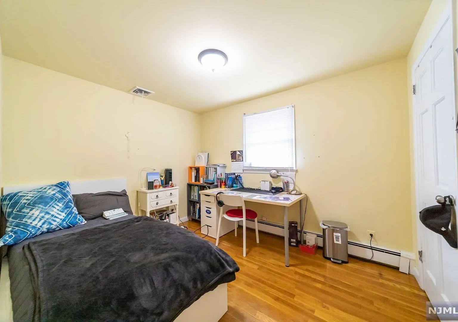 3 bed, 1.5 bath, $3,900 — Photo 4