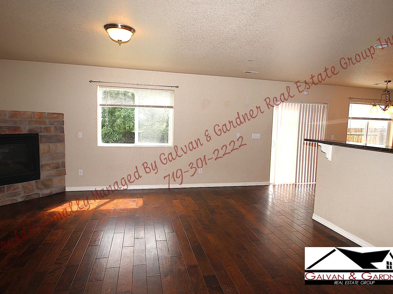 3 bed, 2.5 bath, 1838 sqft, $2,100 — Photo 3