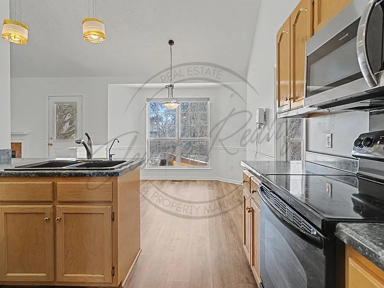 105 Edgeview Dr — Photo 9