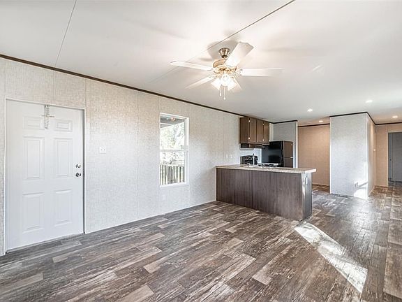 3rd image of 21403 Binford Cir