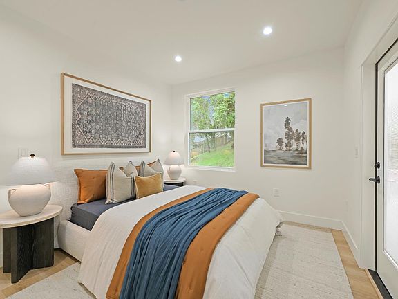 4th image of 327 Butterfield Road