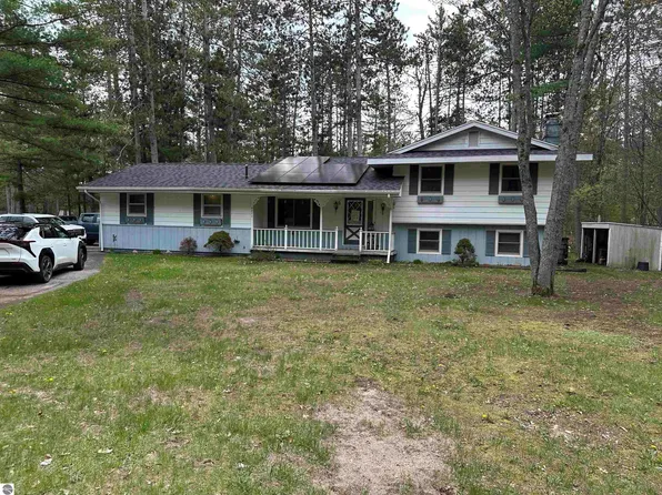 4871 Helen Dr, Grayling, MI 49738