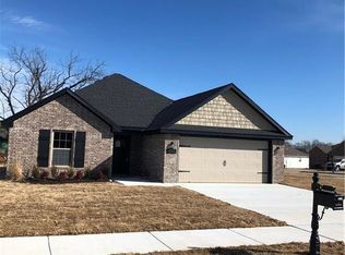 2397 Aspen St, Siloam Springs, AR 72761