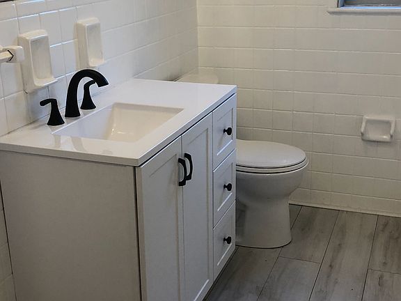 5th image of 1130 River Hill Dr #1