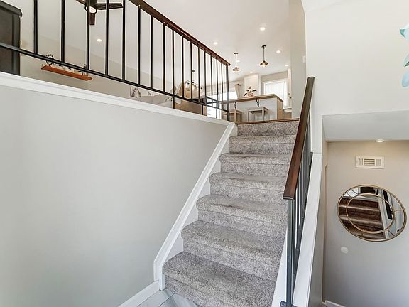 5th image of 852 Yarger Dr