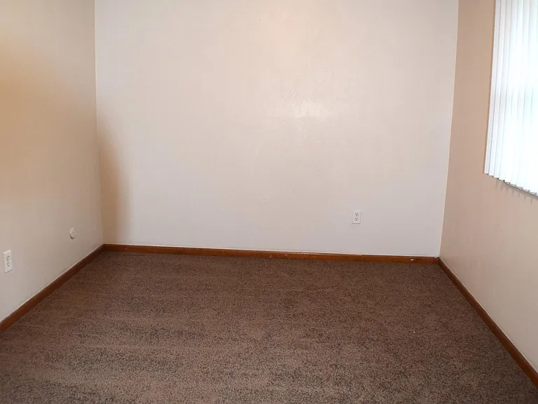 Squire Colony Apartments — Photo 6