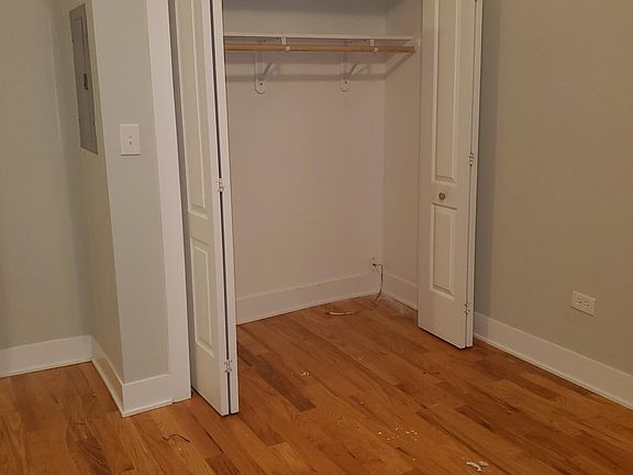 4th image of 3620 N Pine Grove Ave APT 103